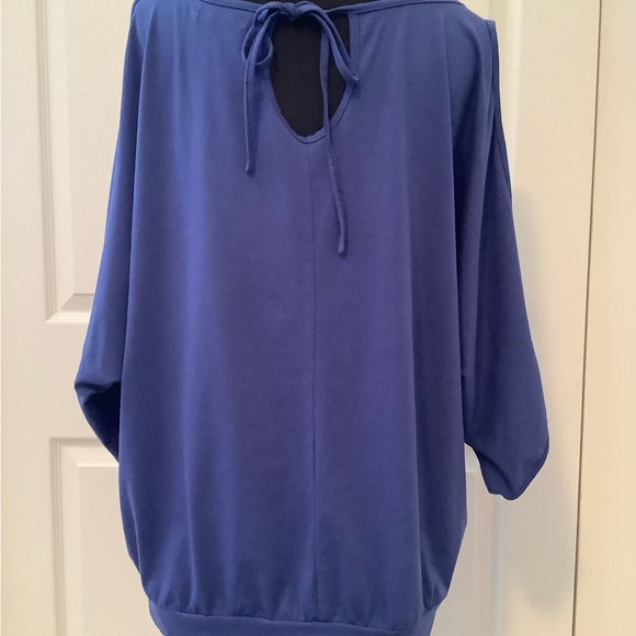 Blue Oversized 3/4 Sleeve Blouse - Picture 3 of 7